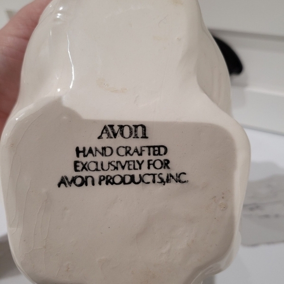 Avon White Ceramic Bunny Vase/ planter - Picture 6 of 6